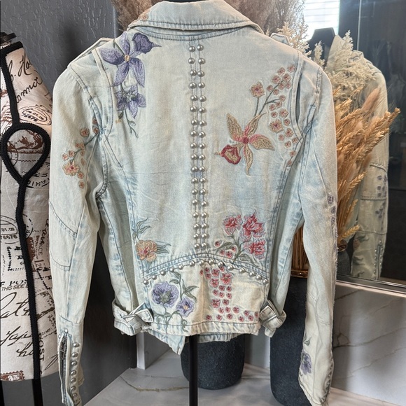 Blank NYC Light Blue Floral Embroidered Studded Jean Jacket. - Picture 6 of 9